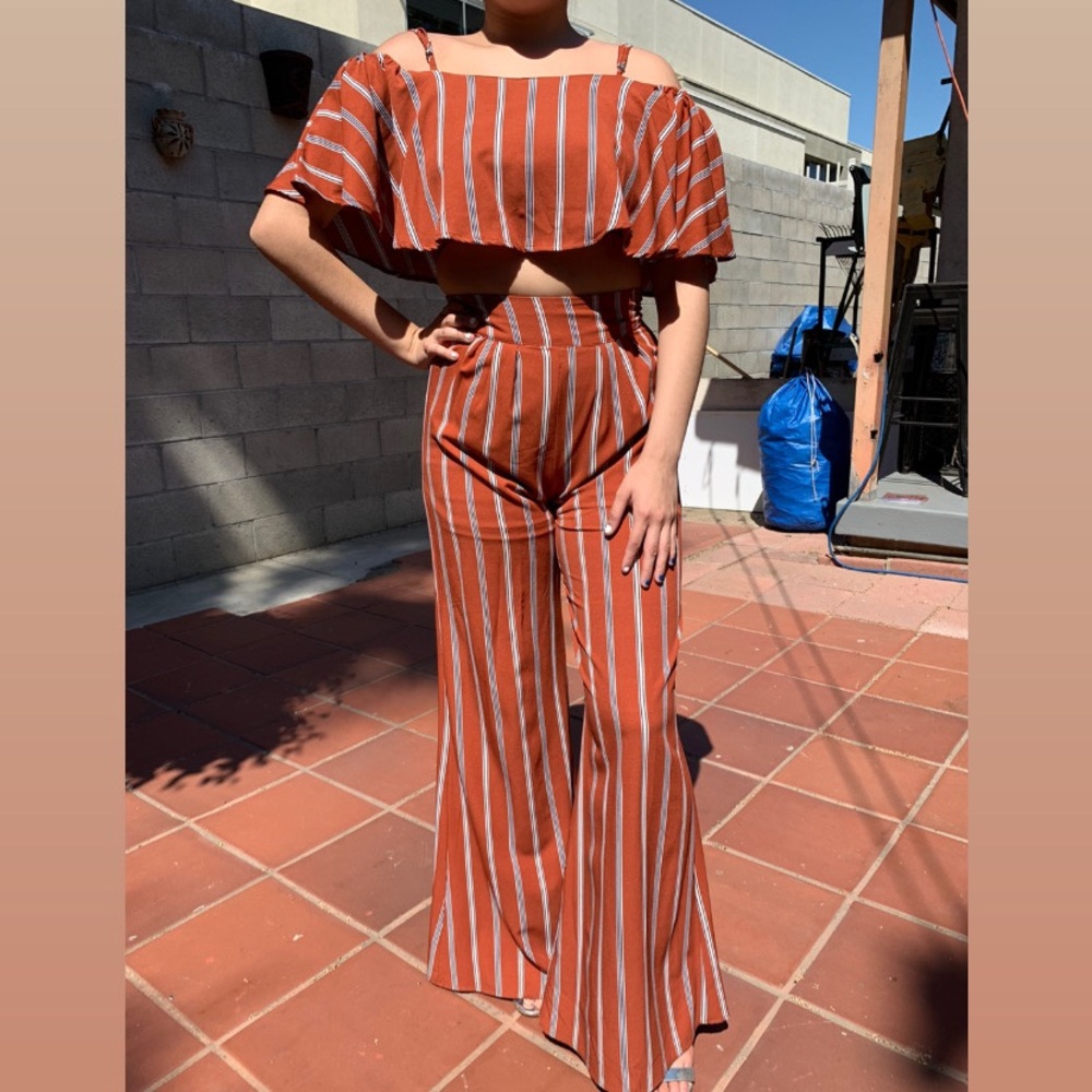 Two-Piece Windsor Set